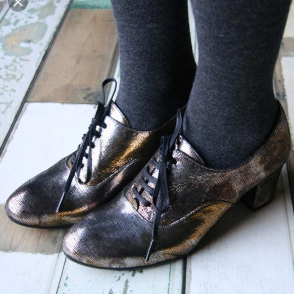 “Exito” Oxford pump